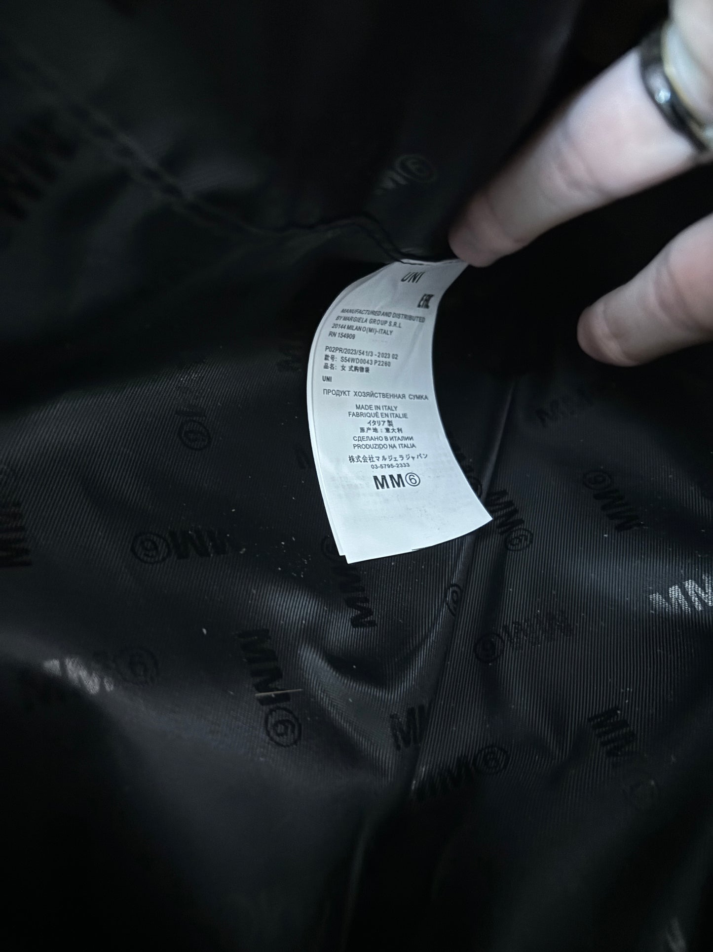 MM6 JAPANESE TOTEBAG BLACK MEDIUM