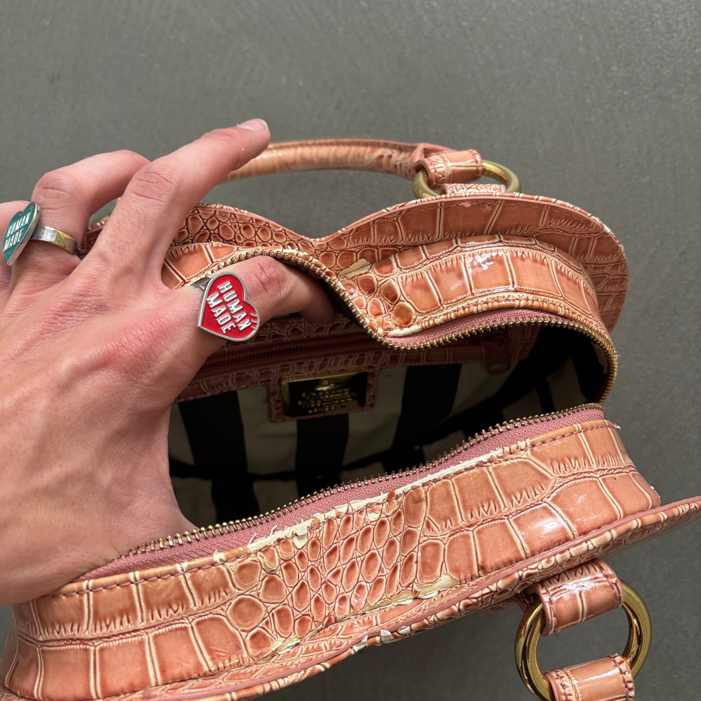 VIVIENNE WESTWOOD HEART BAG PINK