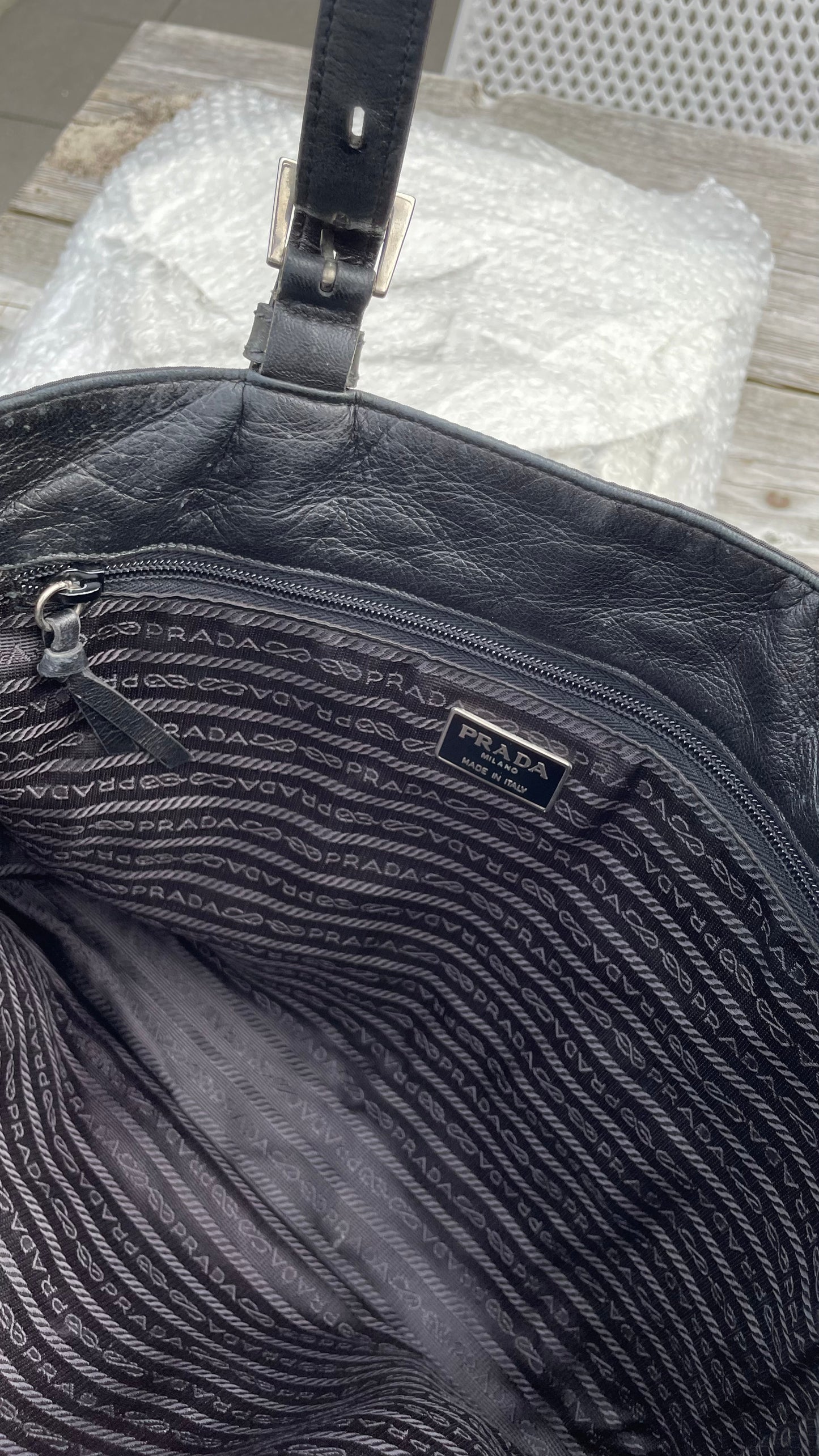 BORSA A SPALLA NERA PRADA