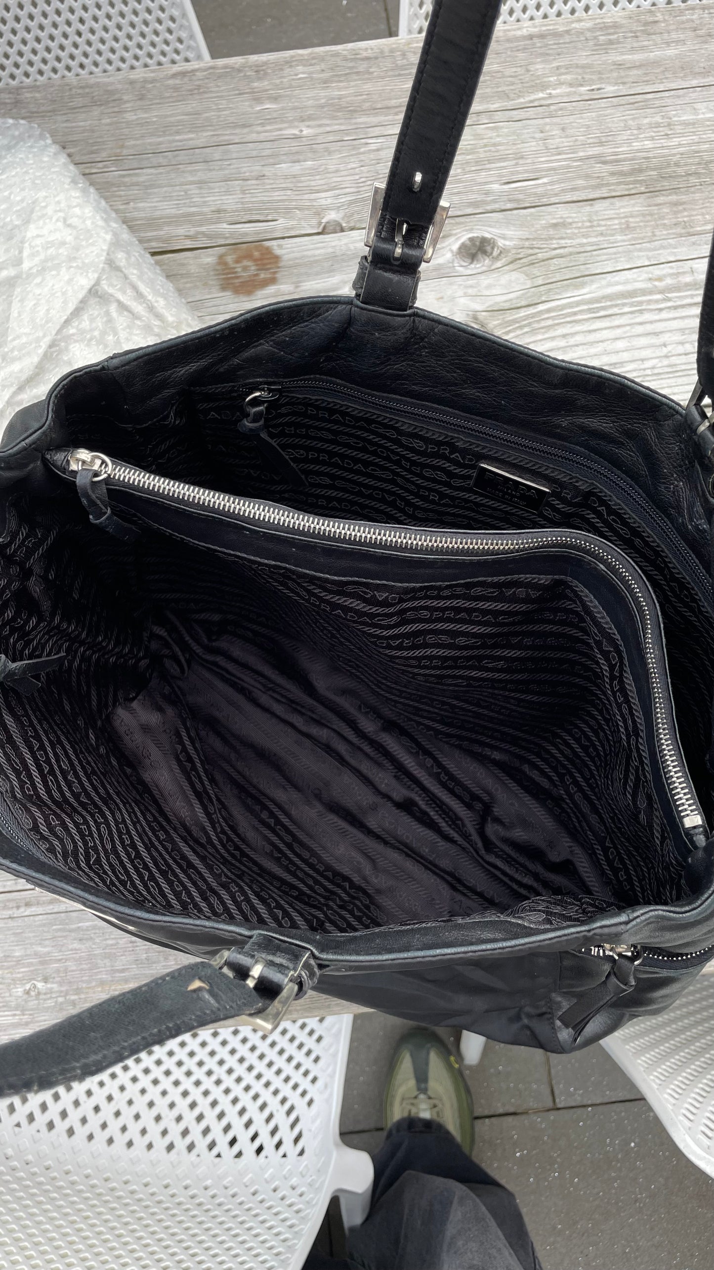 BORSA A SPALLA NERA PRADA