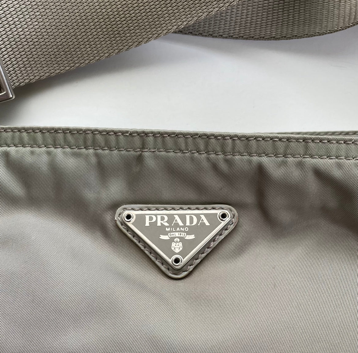 BORSA A MESSAGGIO IN NYLON PRADA OLIVA