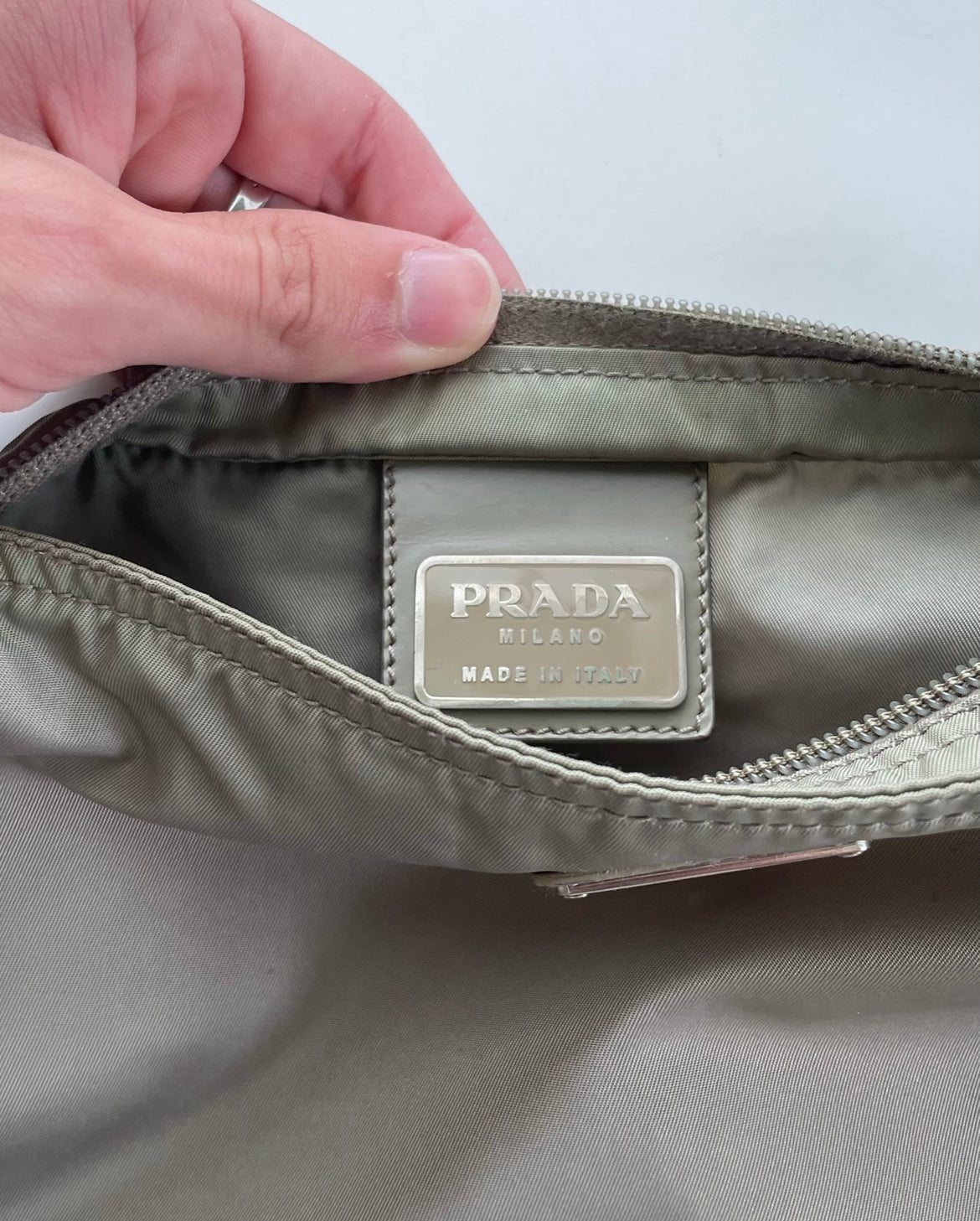 BORSA A MESSAGGIO IN NYLON PRADA OLIVA