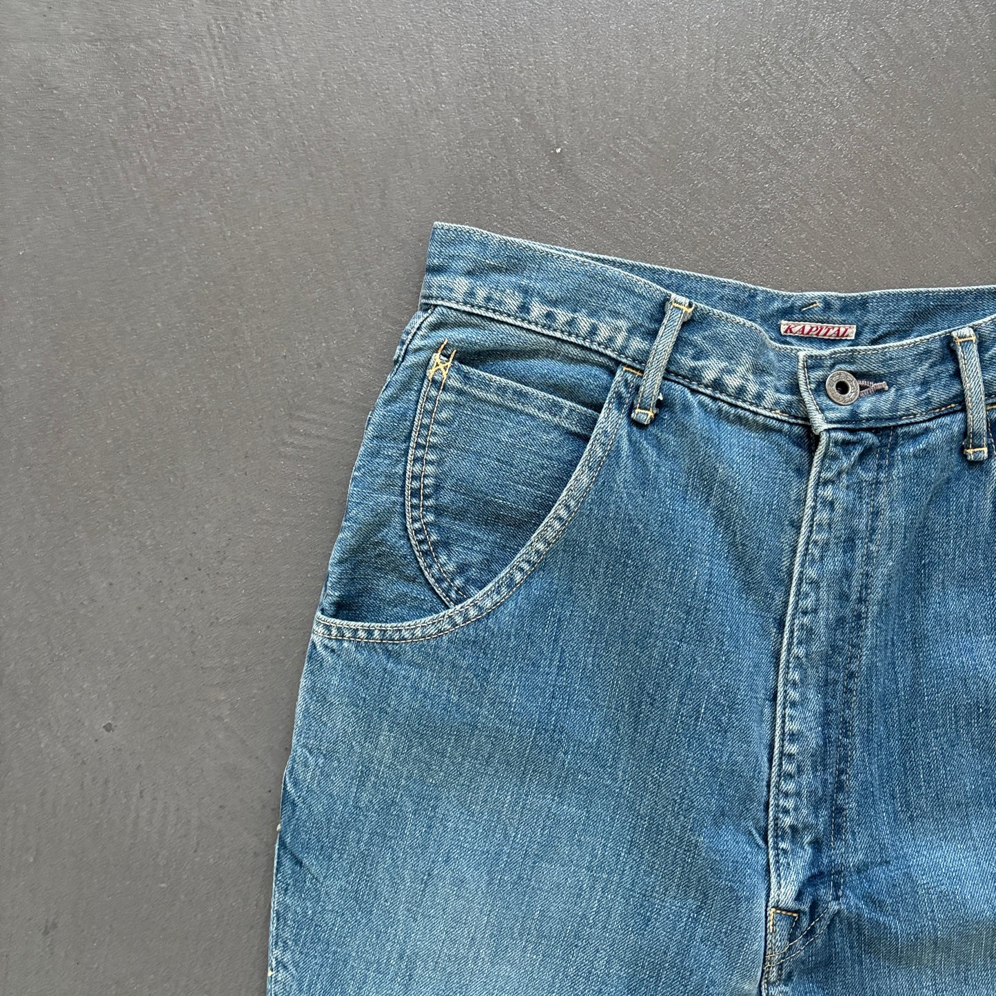 KAPITAL BUTTON BUCKLE JEANS [W30]