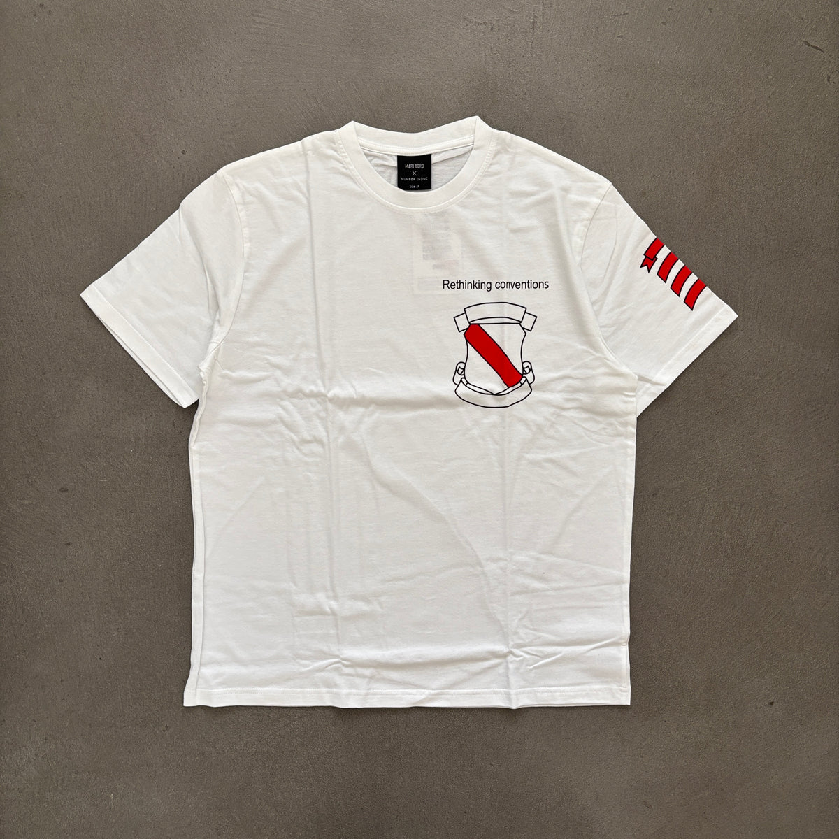 NUMBER (N)INE MARLBORO SHIELD TEE WHITE [M]