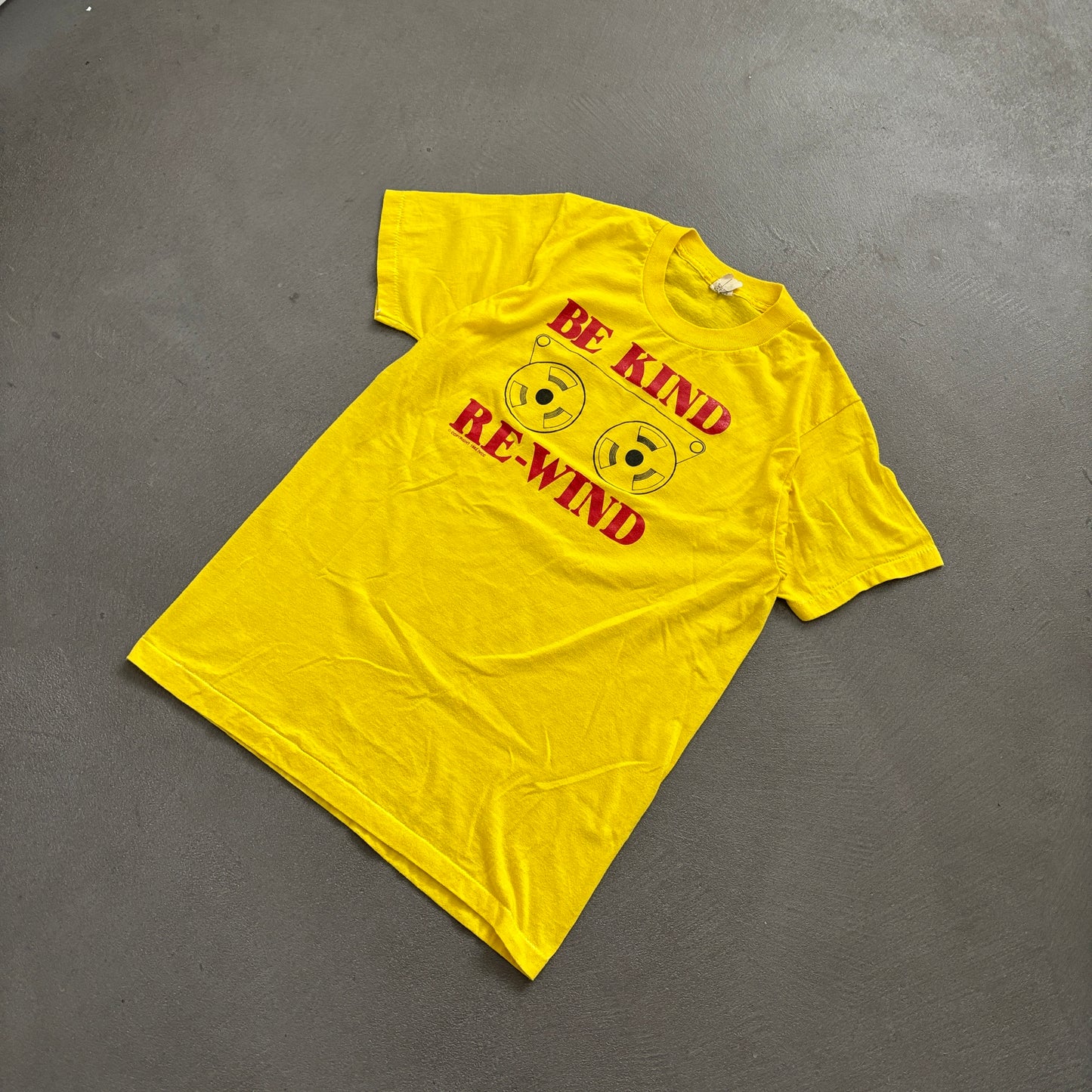 1982 BE KIND REWIND VHS TEE | SCREEN STARS TAG [M]