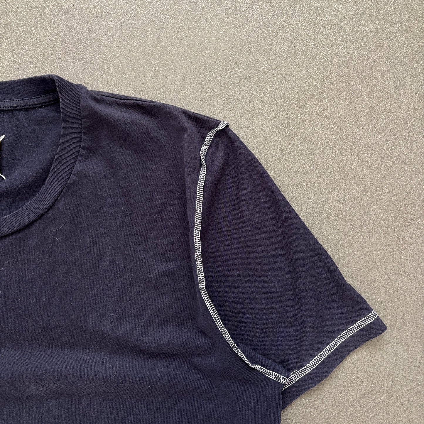 MAISON MARGIELA STITCH TEE NAVY [M]