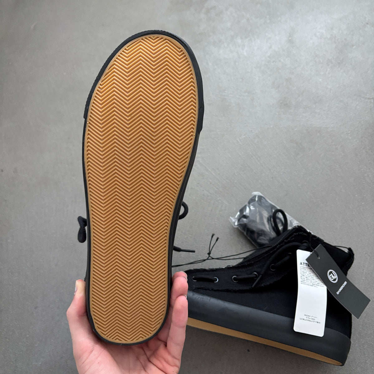UNDERCOVER X GU ZIP-UP HIGH TOP SNEAKERS [NEW]