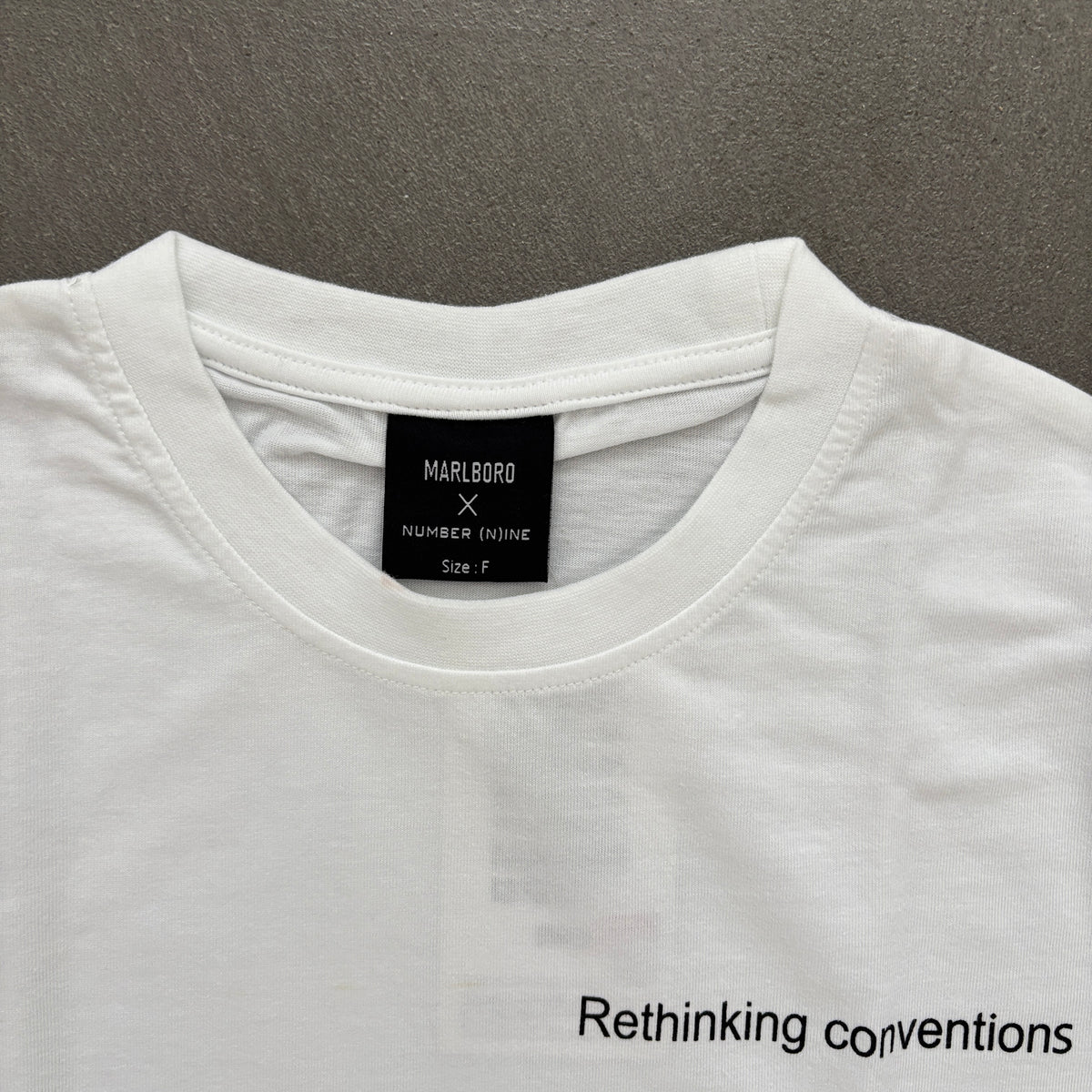 NUMBER (N)INE MARLBORO SHIELD TEE WHITE [M]