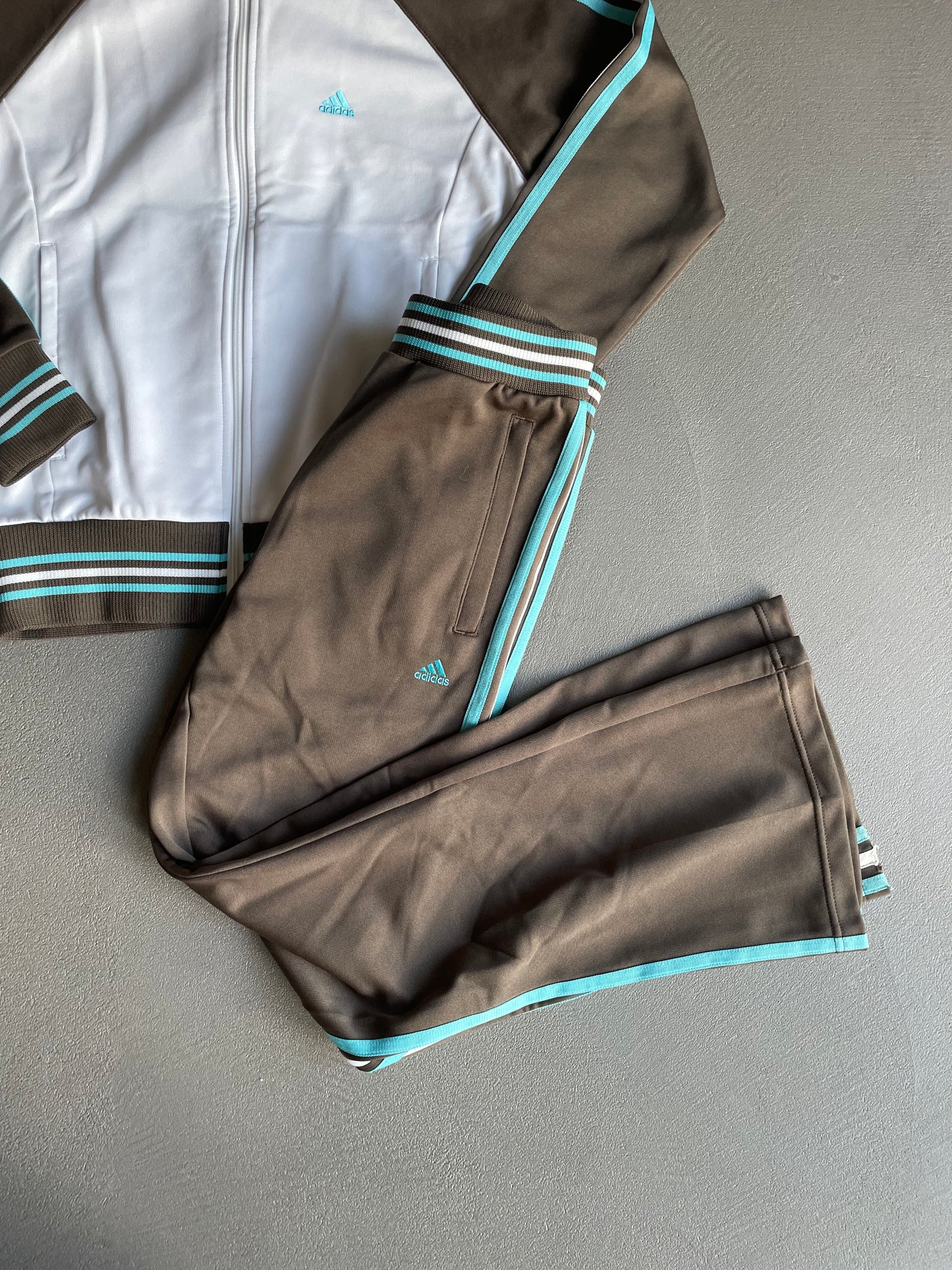 ADIDAS WHITE BROWN TRACKSUIT [XS]