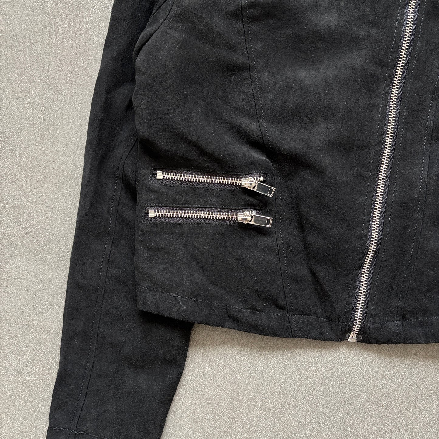 ANN DEMEULEMEESTER SUEDE ASSYMETRICAL JACKET [M]