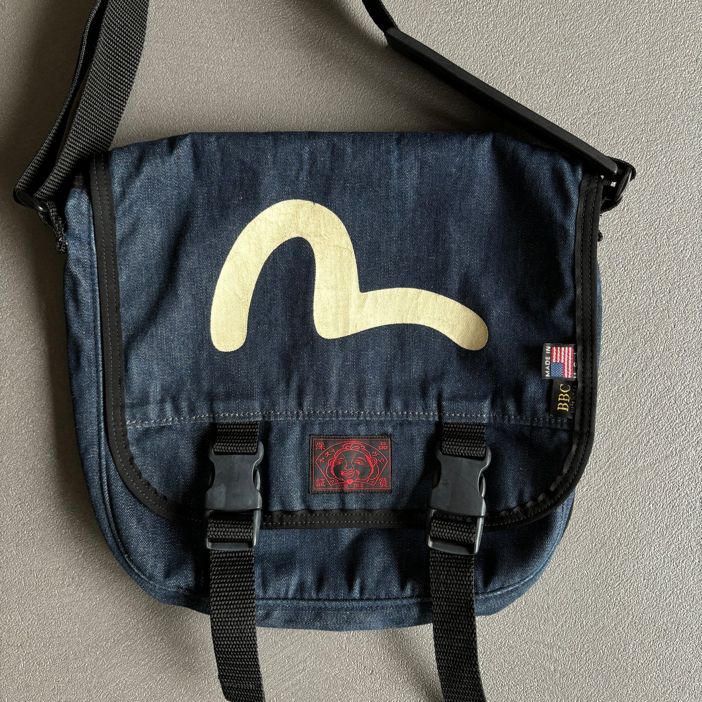 EVISU MESSENGER BAG SEAGULL