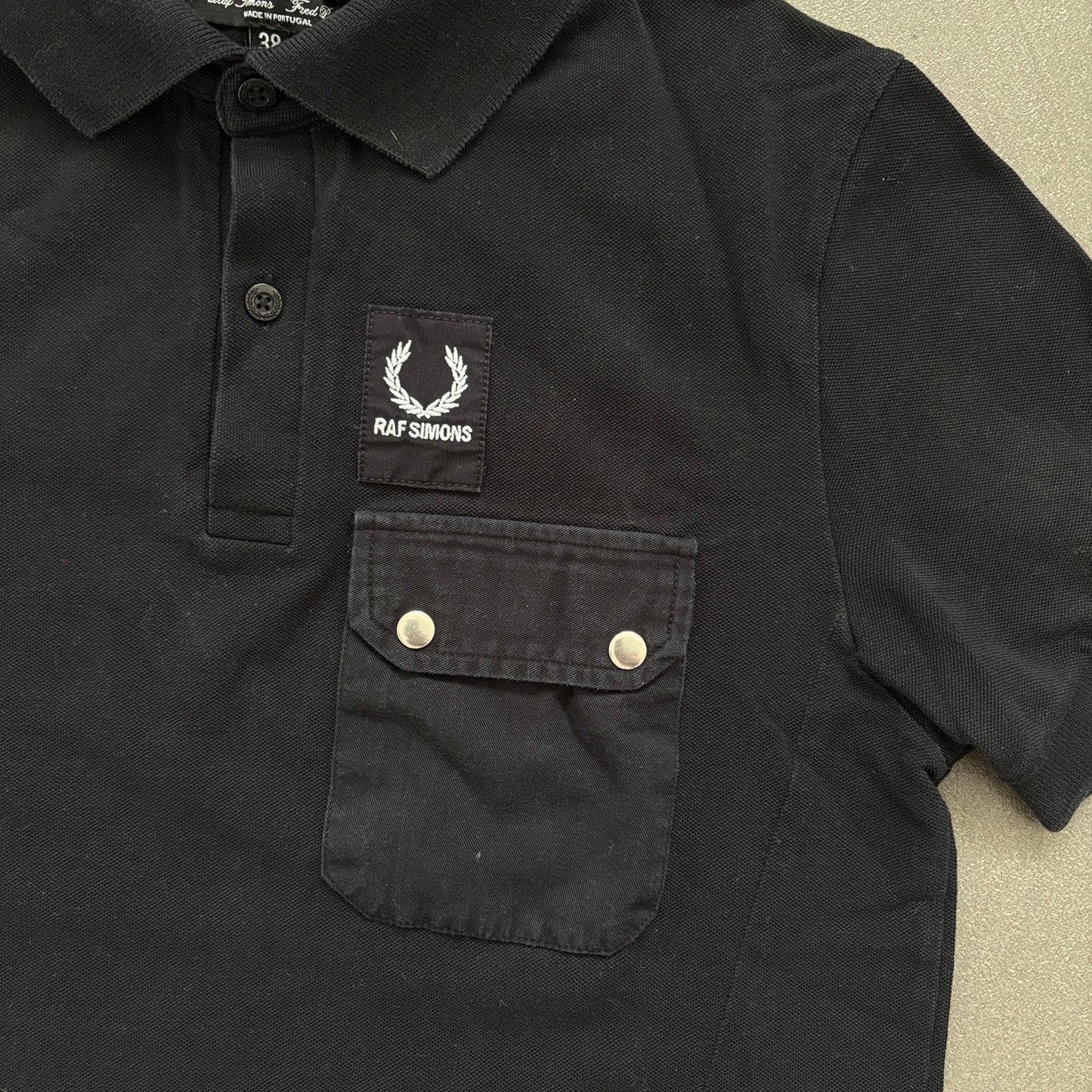 RAF SIMONS X FRED PERRY POCKET POLO BLACK [M]