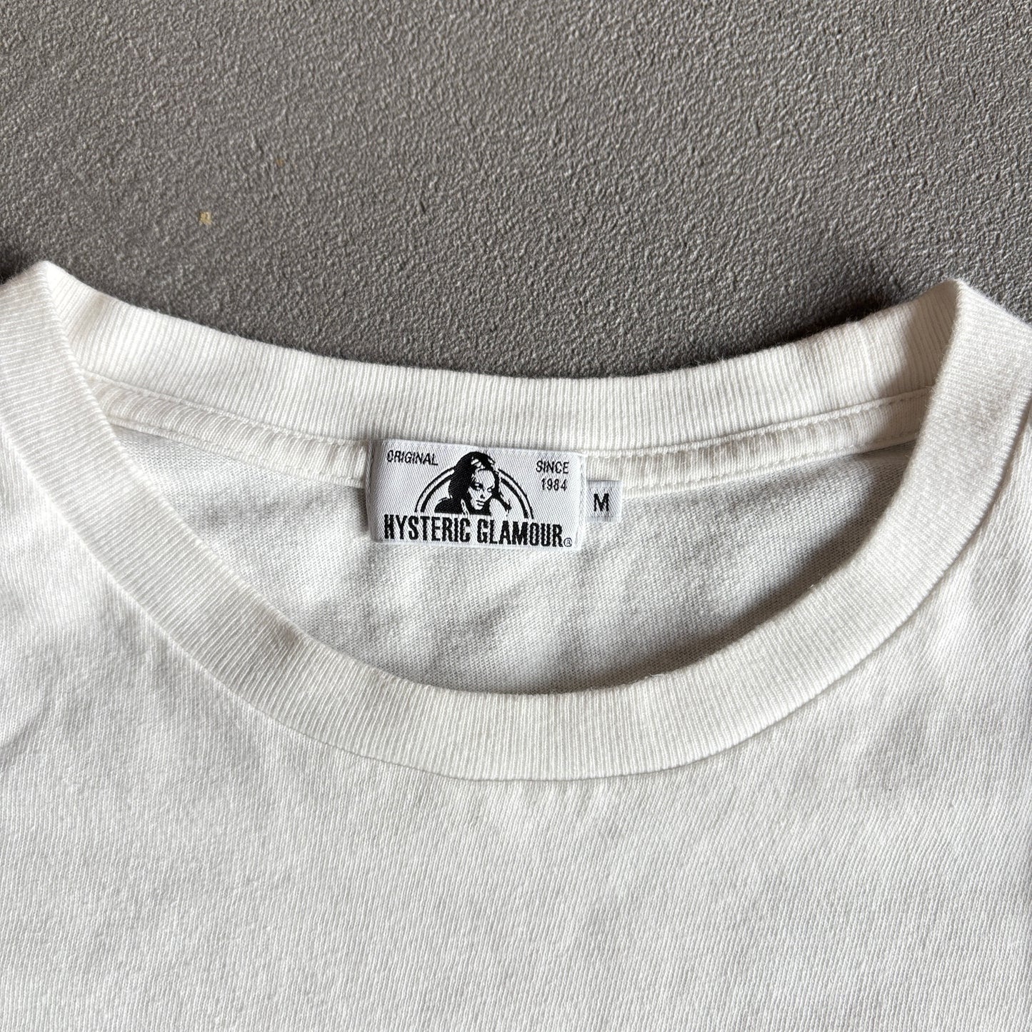 HYSTERIC GLAMOUR SPELLOUT TEE WHITE [M]