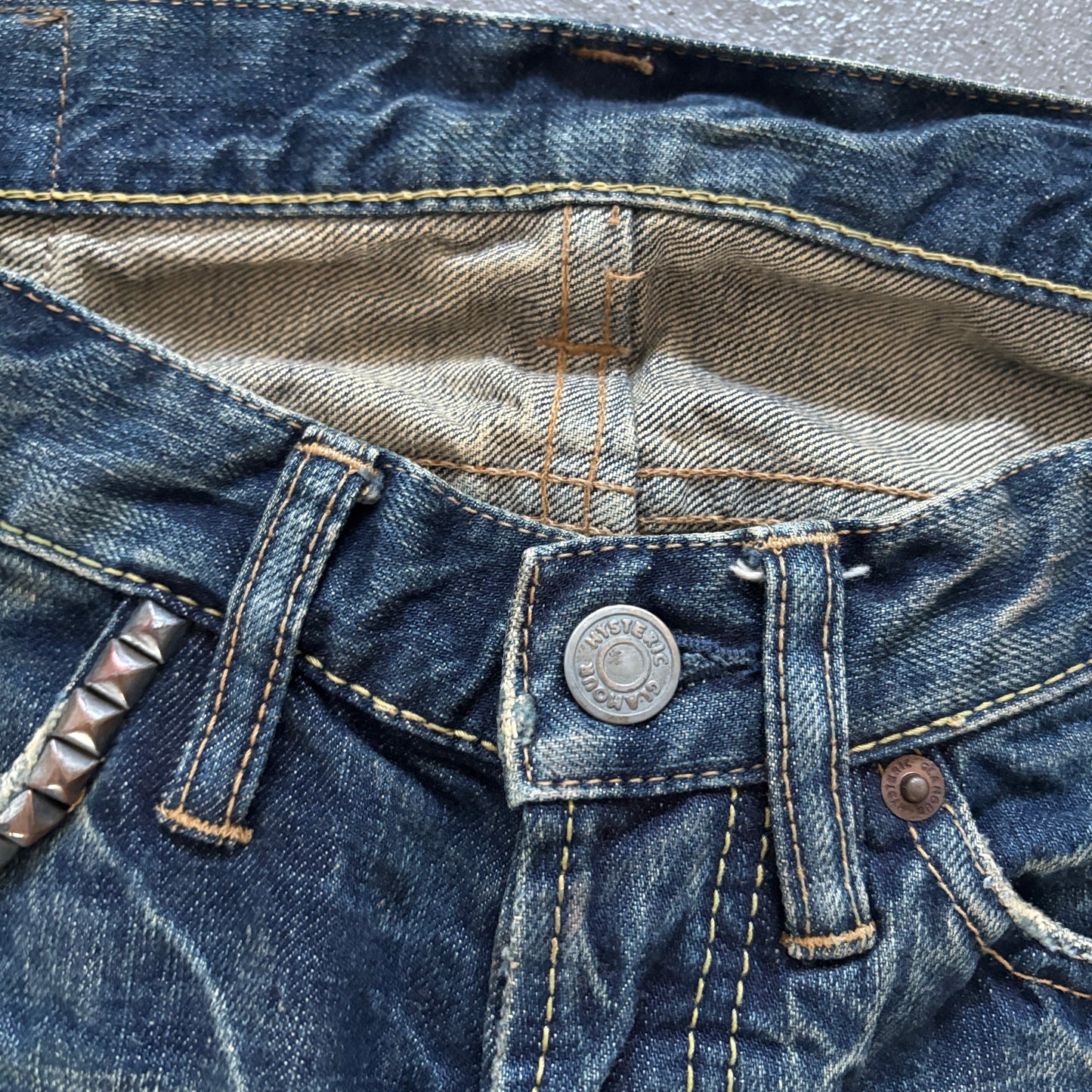 HYSTERIC GLAMOUR SAND FADE STUDDED DENIM [W28]