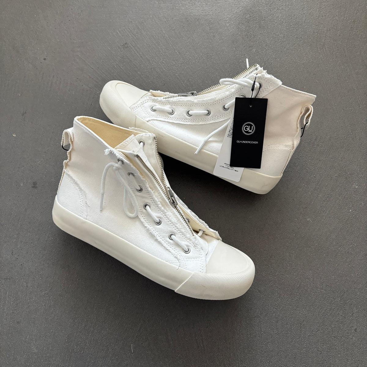 UNDERCOVER X GU ZIP-UP HIGH TOP SNEAKERS [NEW]