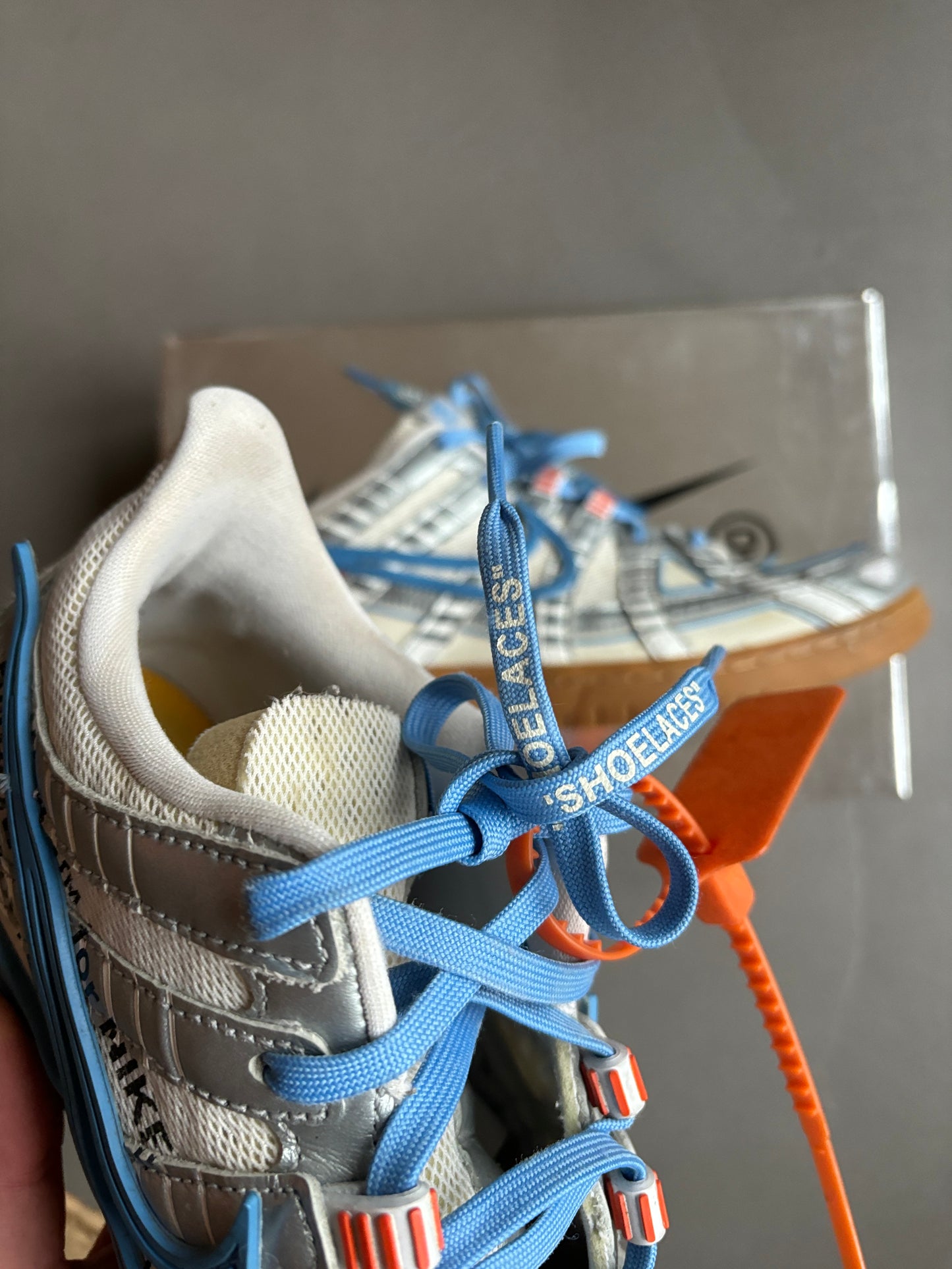 NIKE OFF—WHITE RUBBER DUNKS UNC [EU44]