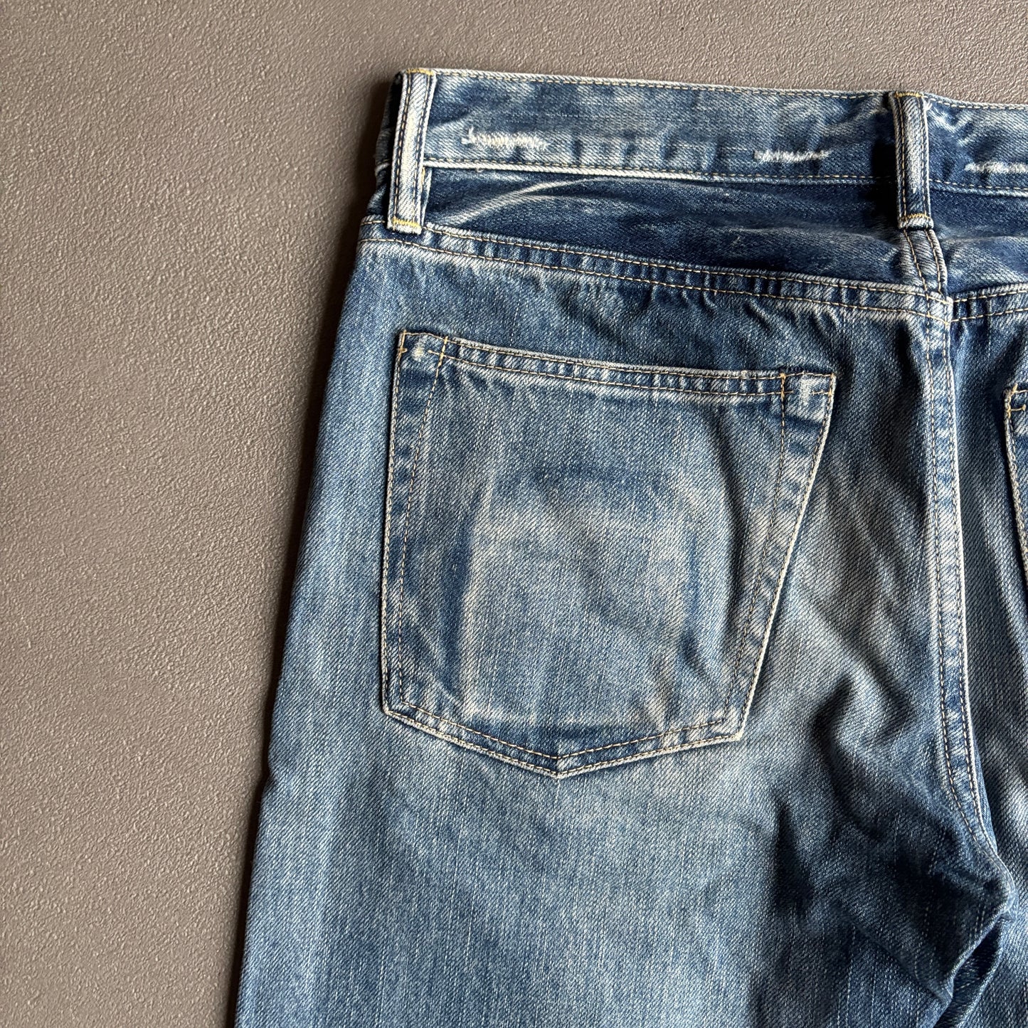 HYSTERIC GLAMOUR LIGHT WASH STUDDED SELVEDGE DENIM [W30]