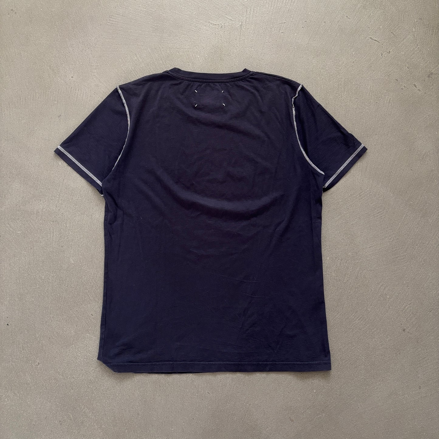 MAISON MARGIELA STITCH TEE NAVY [M]