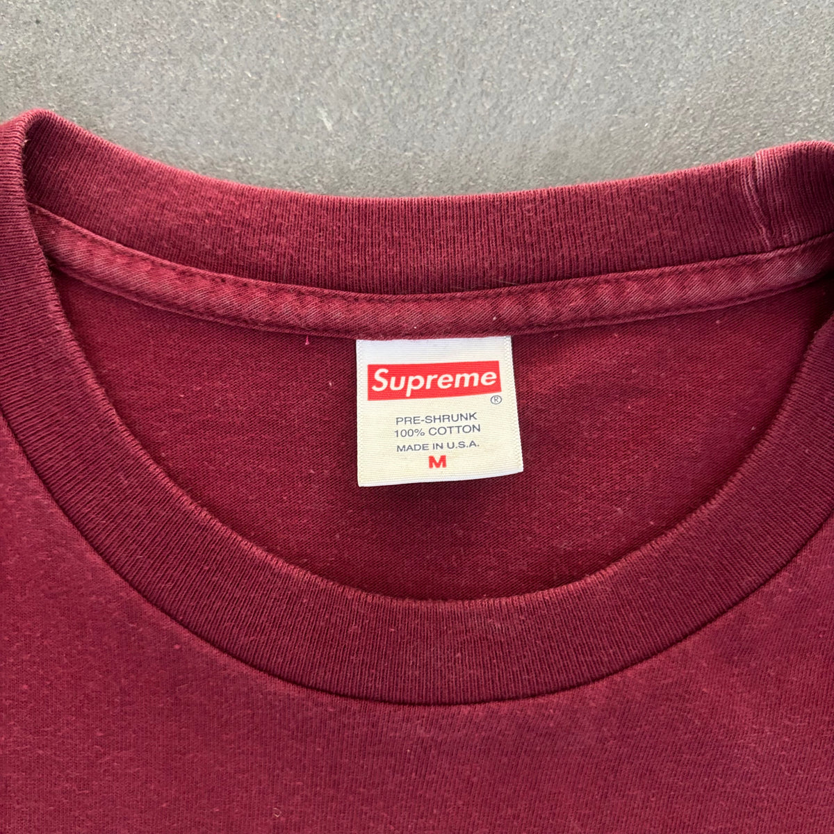 FW19 SUPREME PILLOWS TEE BURGUNDY [M]